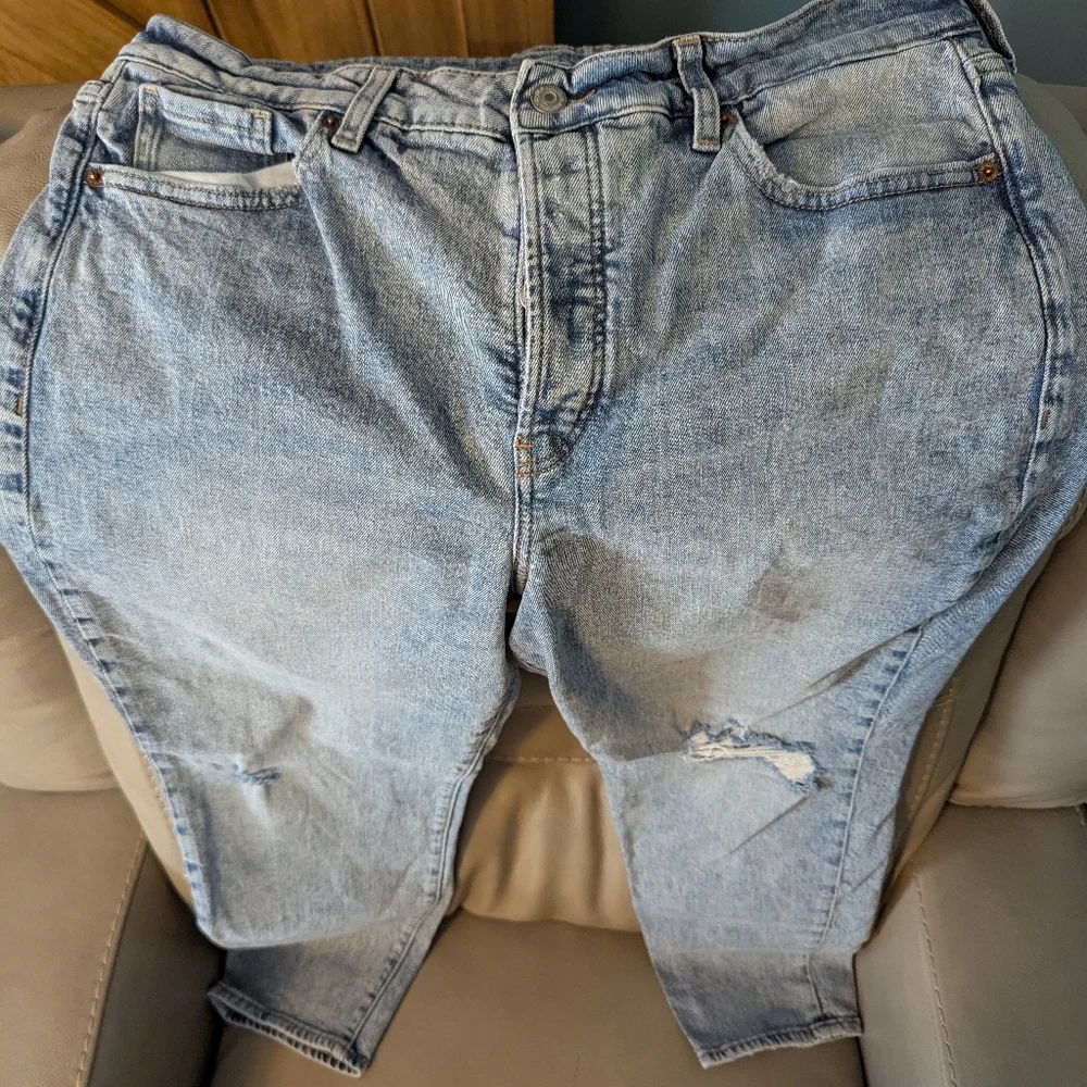 High Rise Straight Jeans - Picture 4 of 10